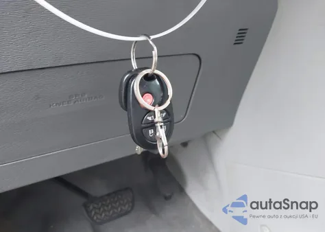 2013 Toyota Sienna Le V6 8 Passenger z USA, uszkodzony, nr VIN 5TDKK3DCXDS295975